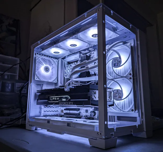 RTX 4070 TI MSI Suprim X White PC Build in 011 Dynamic Mini Snow Edition