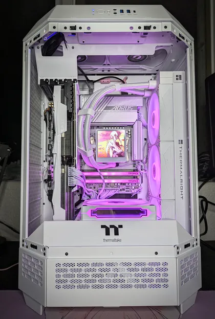 Thermaltake View 300 with 140mm Reverse Blade Prism Fan and Custom Painted RTX 3070